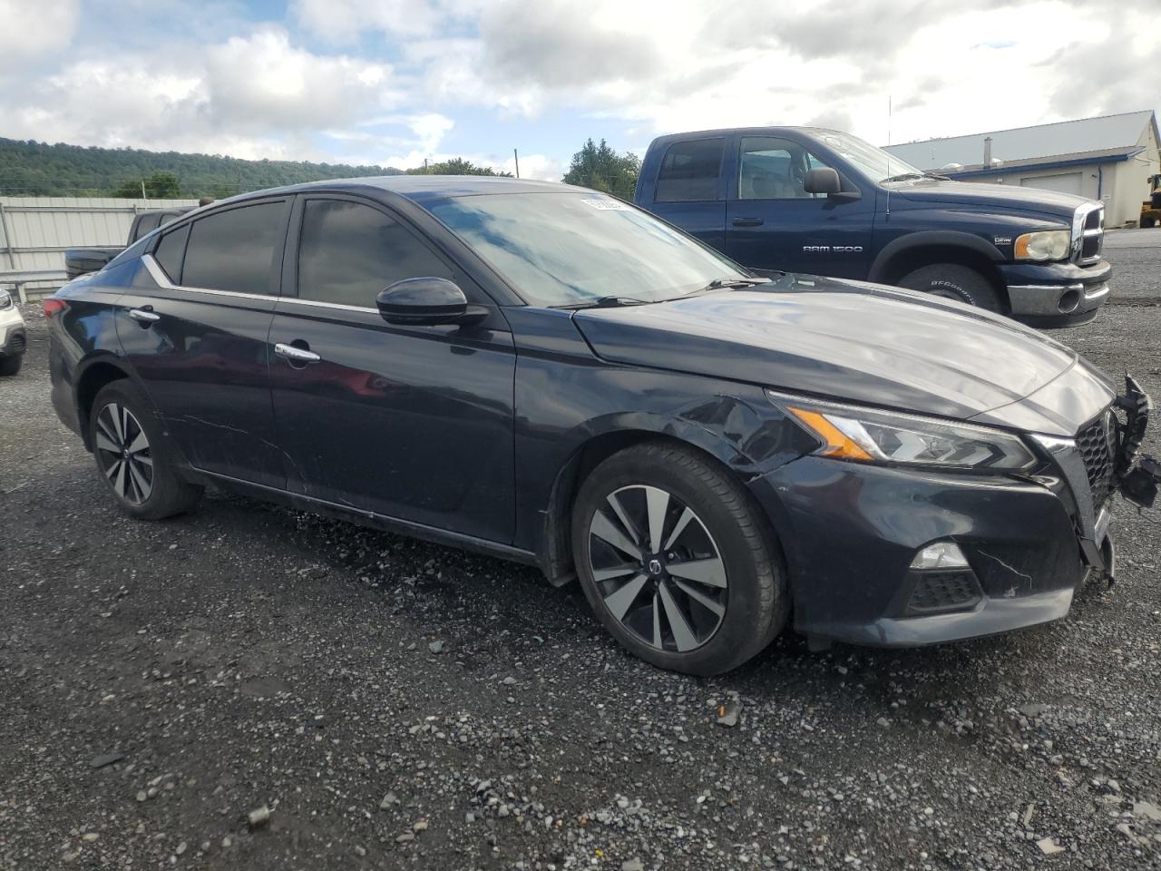 1N4BL4DW7MN314572 Nissan Altima SV 4