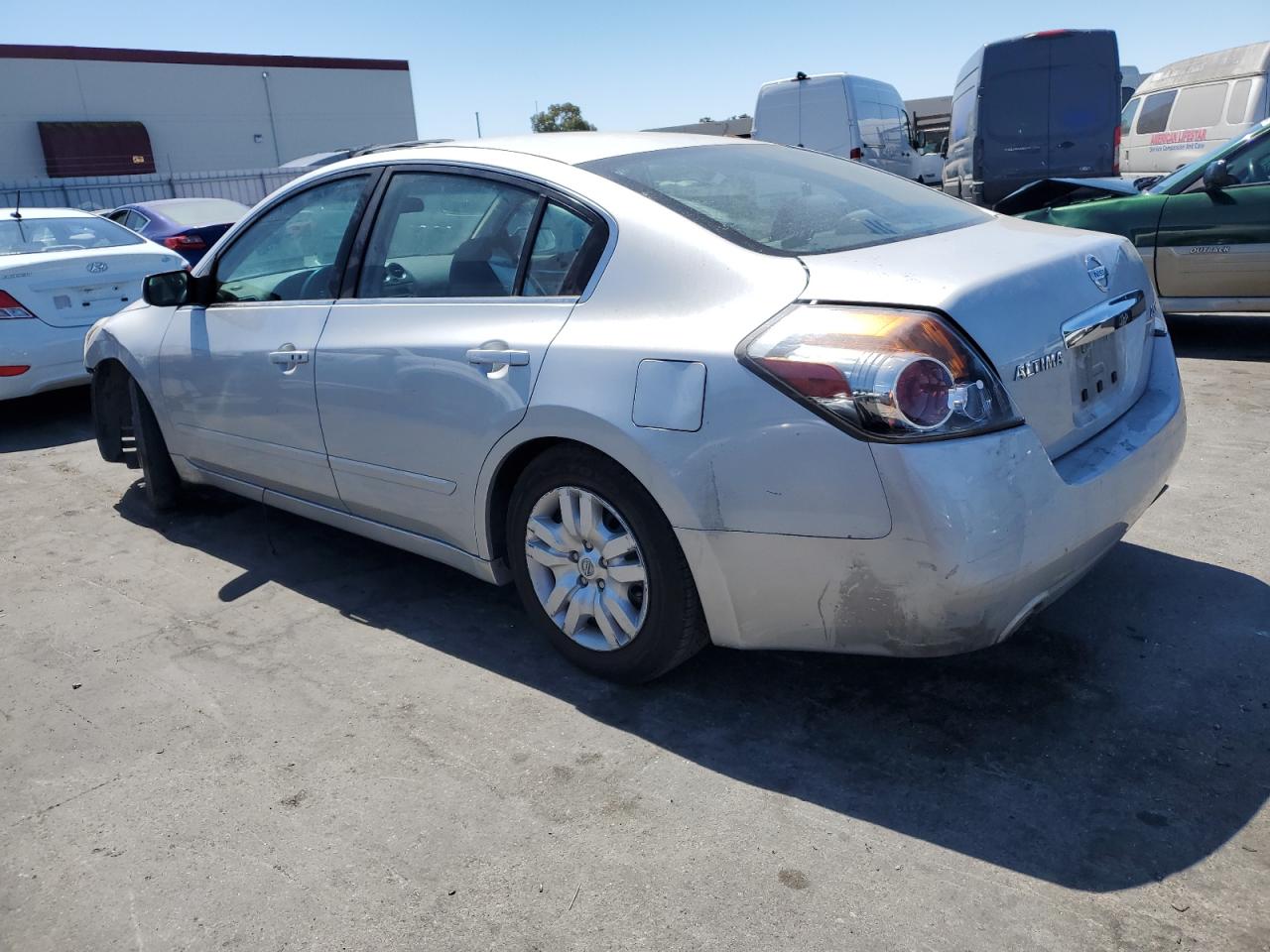 2012 Nissan Altima - Image 2