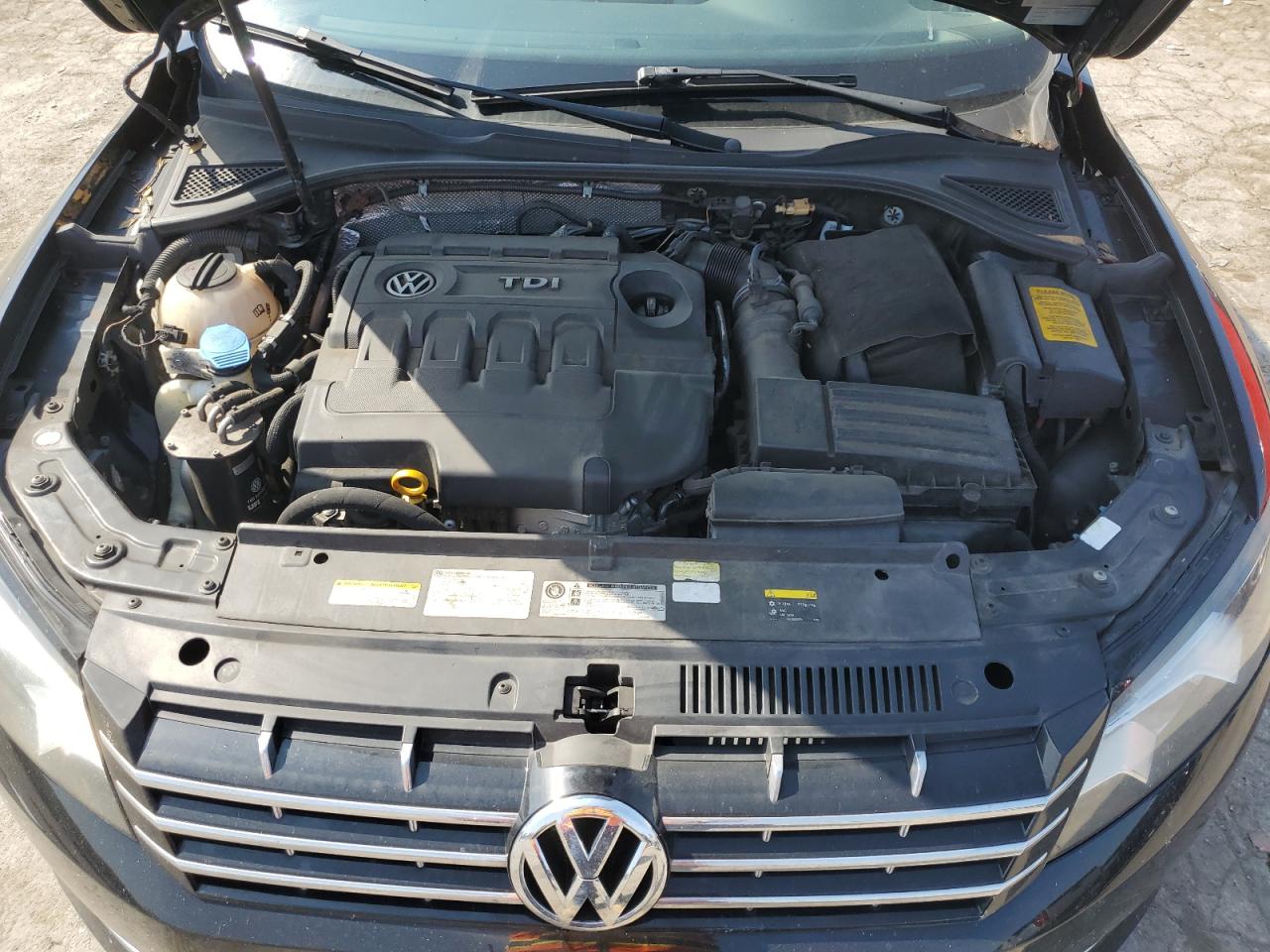 1VWCV7A31FC059238 2015 Volkswagen Passat Sel