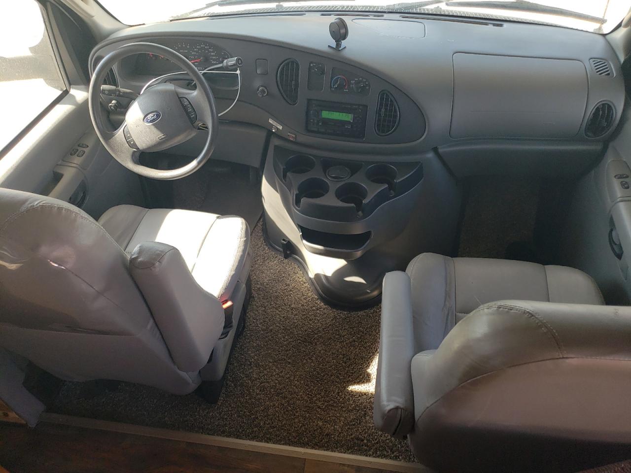 2005 Ford Econoline E450 Super Duty Cutaway Van VIN: 1FDXE45S25HB13373 Lot: 66511734