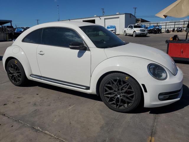  VOLKSWAGEN BEETLE 2012 Білий