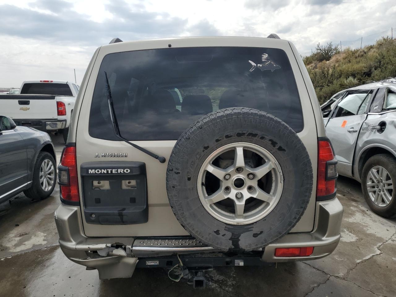 2002 Mitsubishi Montero Xls VIN: JA4MW31R82J023385 Lot: 64654734