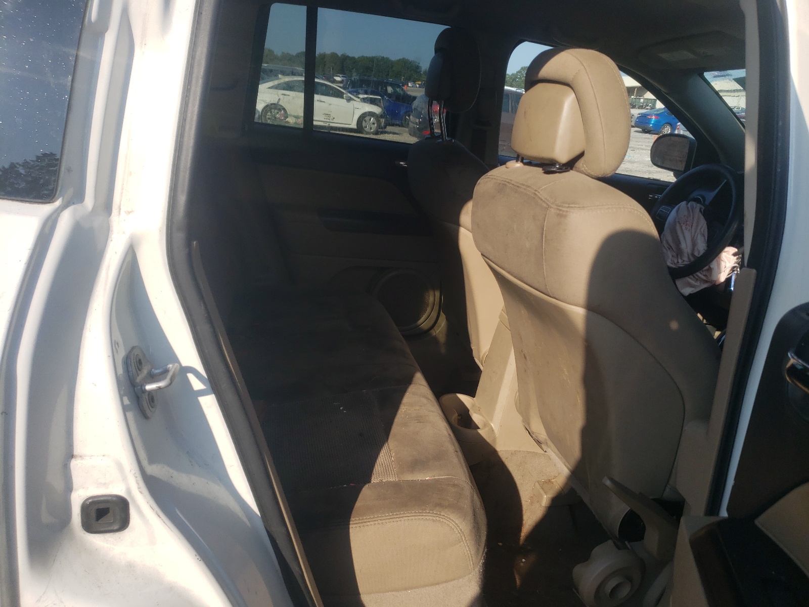 1J4NF1FBXBD218147 2011 Jeep Compass Sport