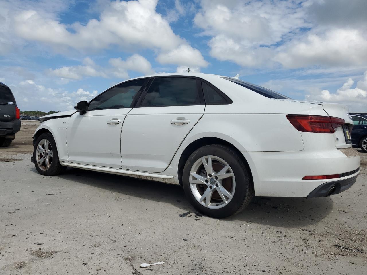 WAUKMAF49JA118117 2018 AUDI A4 - Image 2