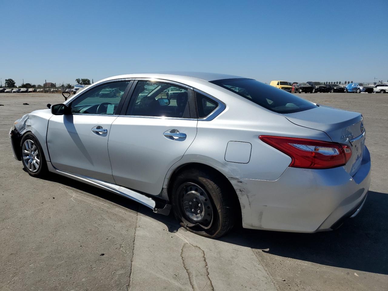 1N4AL3AP9HN366133 2017 NISSAN ALTIMA - Image 2