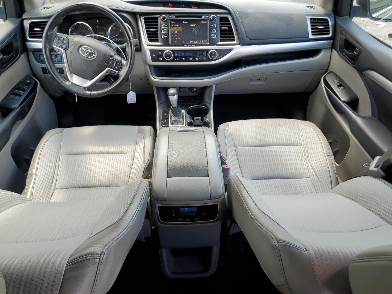 2018 Toyota Highlander Le VIN: 5TDBZRFH9JS821760 Lot: 66899184