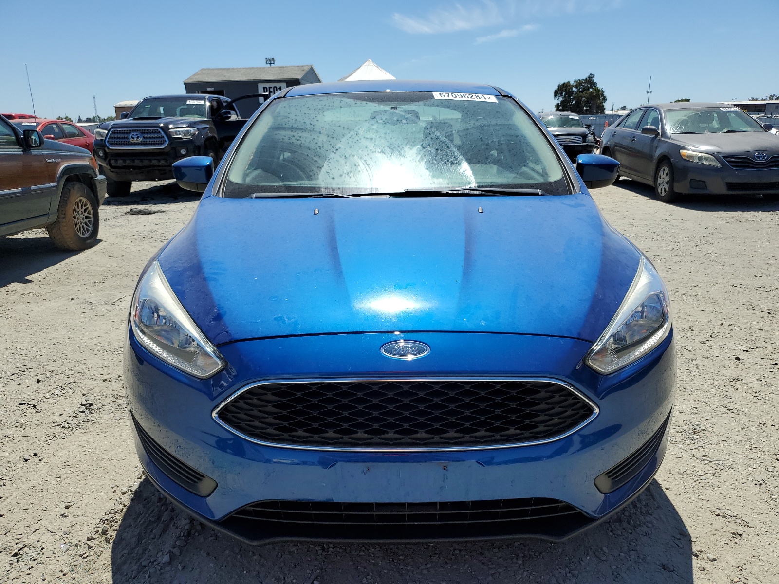 2018 Ford Focus Se vin: 1FADP3FEXJL271171