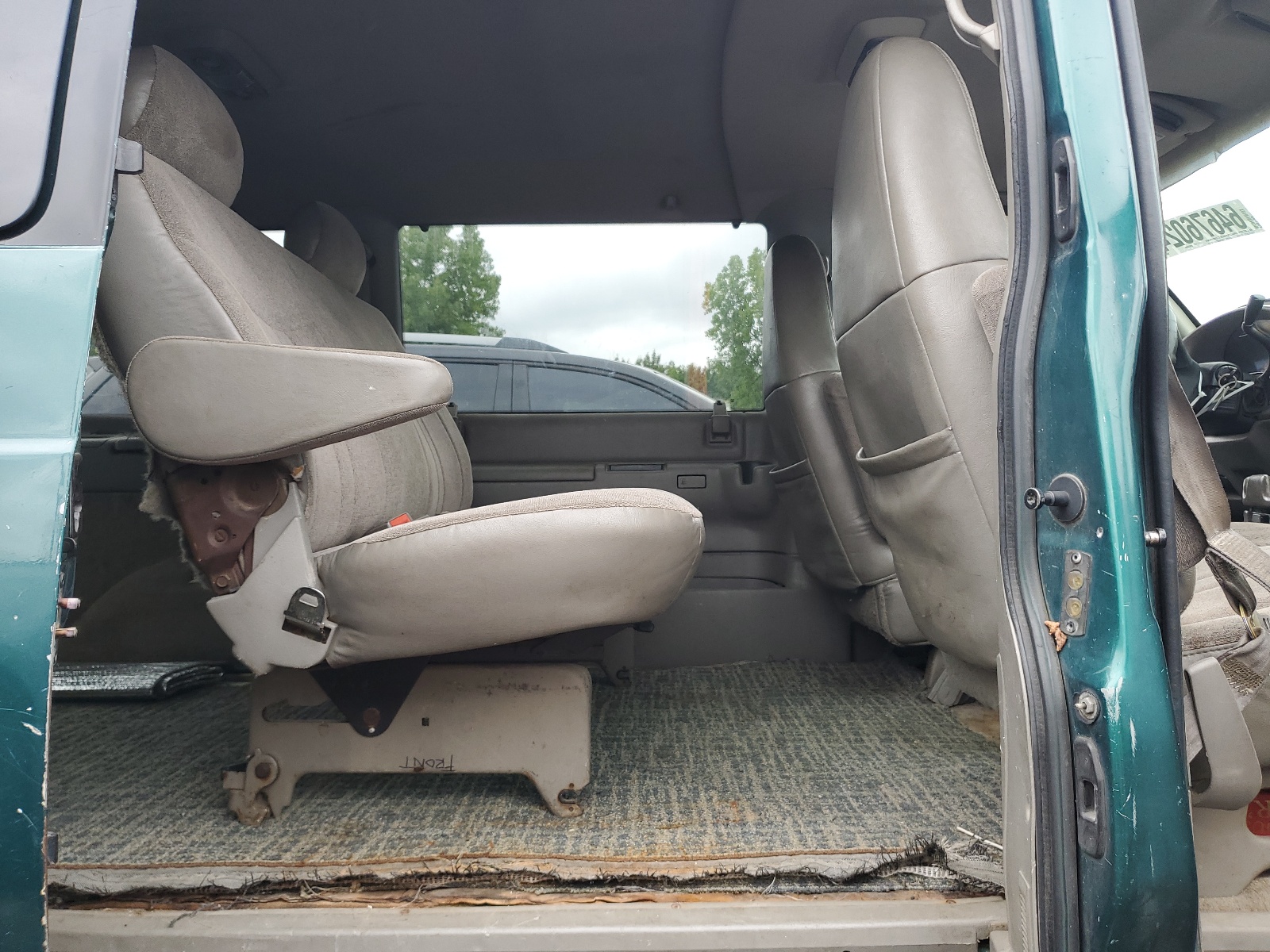 1GNDM19W6WB181371 1998 Chevrolet Astro