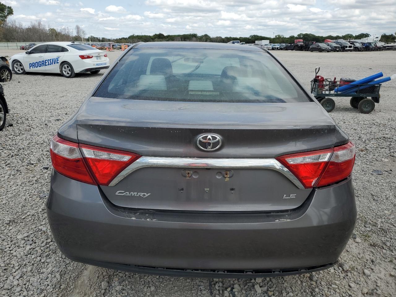 4T1BF1FK1GU526688 2016 Toyota Camry Le