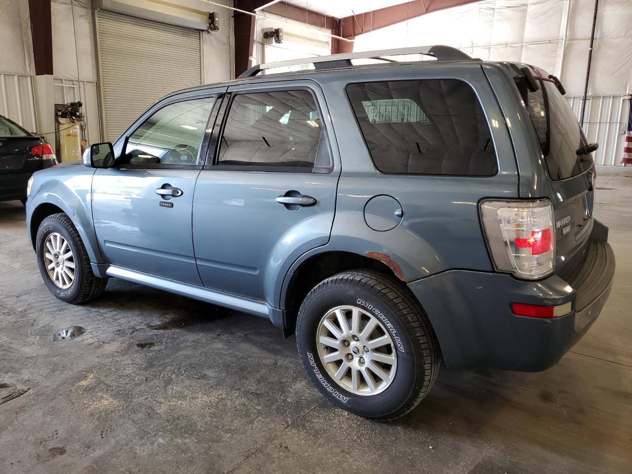 2011 Mercury Mariner - Image 2