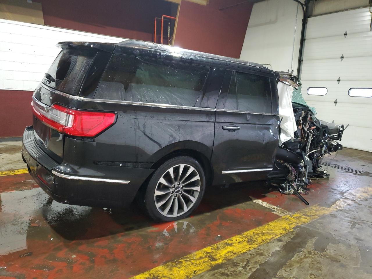 2020 Lincoln Navigator - Image 3