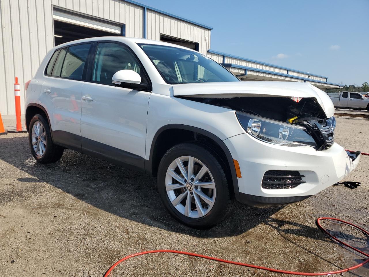 WVGAV7AX6HK048477 2017 Volkswagen Tiguan S