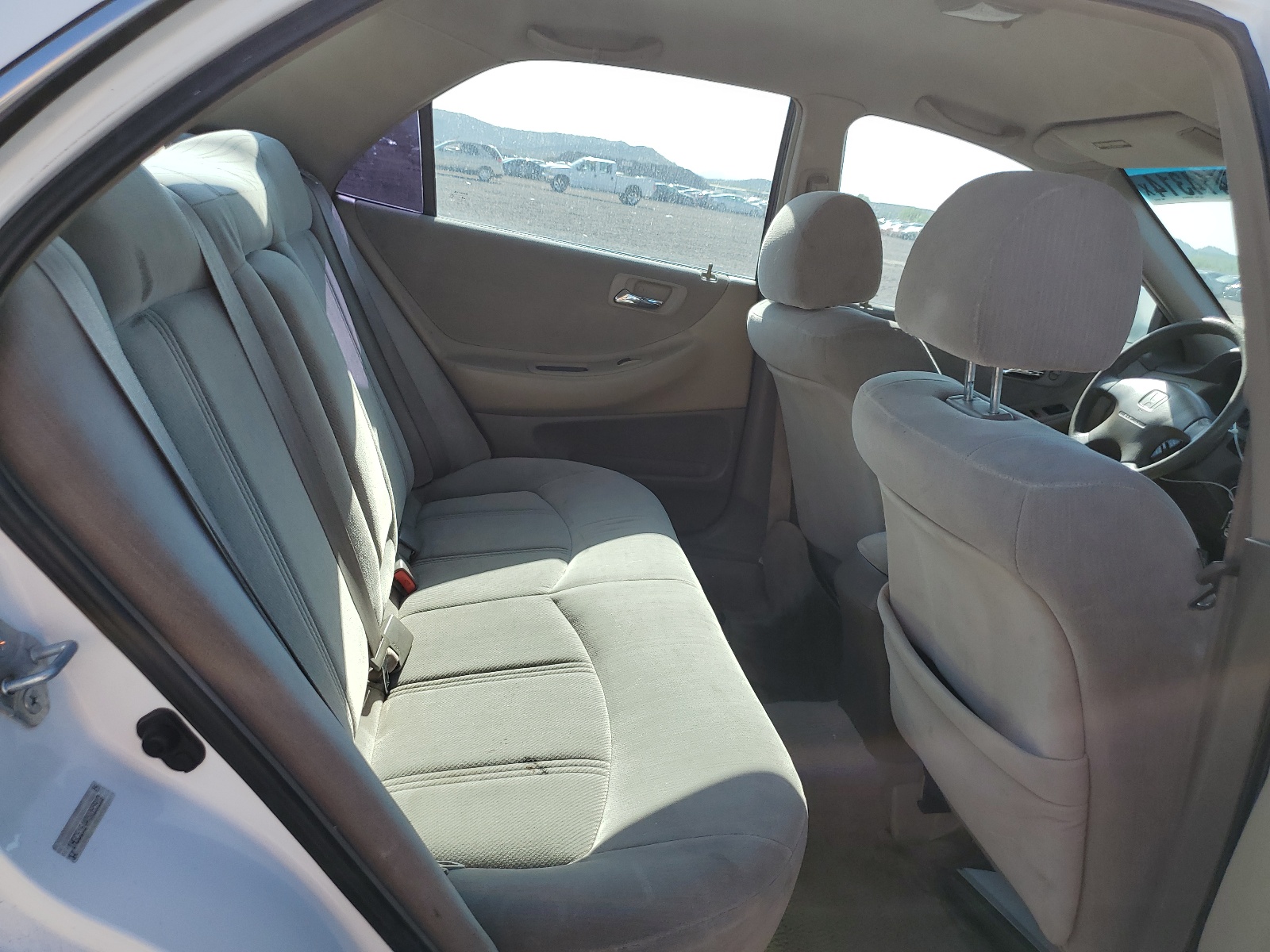 1HGCG1644YA085912 2000 Honda Accord Lx