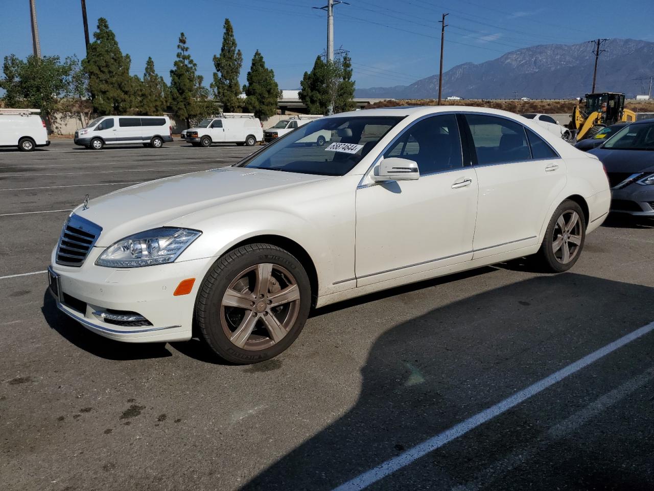 2011 Mercedes-Benz S 550 VIN: WDDNG7BB8BA402408 Lot: 65874644