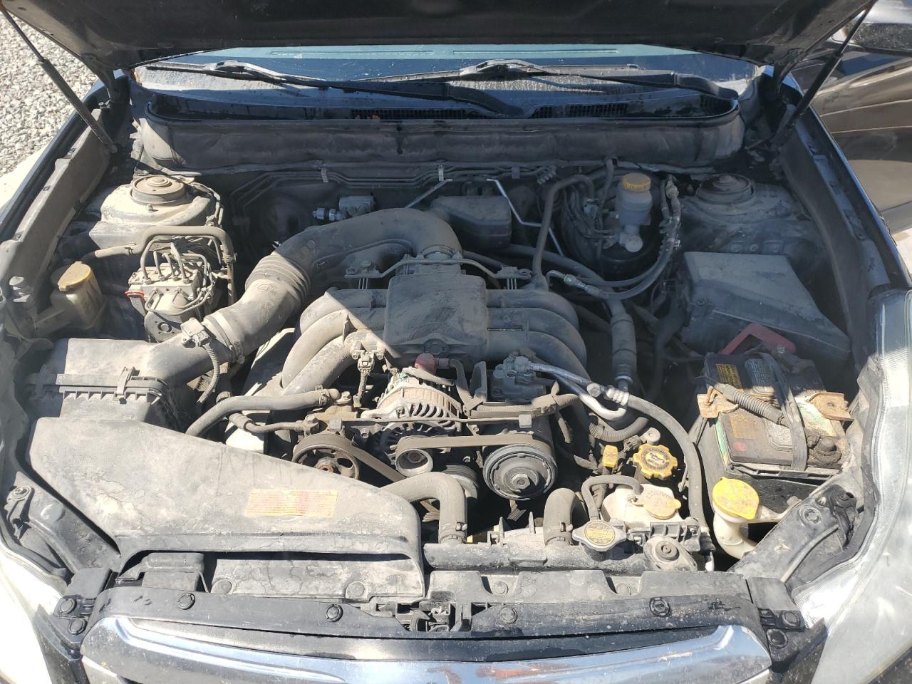 2011 Subaru Outback - Image 12