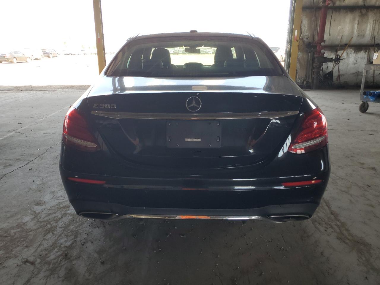 2018 Mercedes-Benz E 300 VIN: WDDZF4JB7JA318454 Lot: 67153184