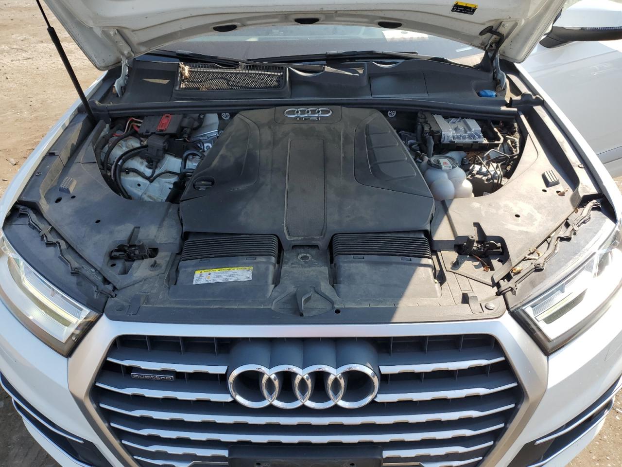 WA1LHAF74JD041493 2018 Audi Q7 Premium Plus