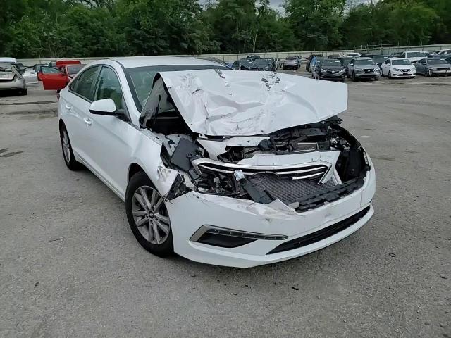 2015 Hyundai Sonata Se VIN: 5NPE24AF0FH201208 Lot: 66136344