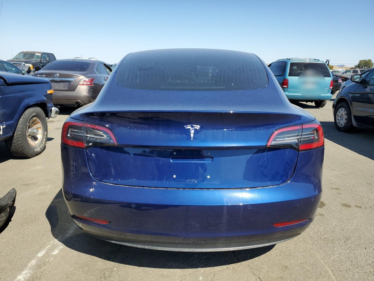 5YJ3E1EA2JF014734 2018 Tesla Model 3