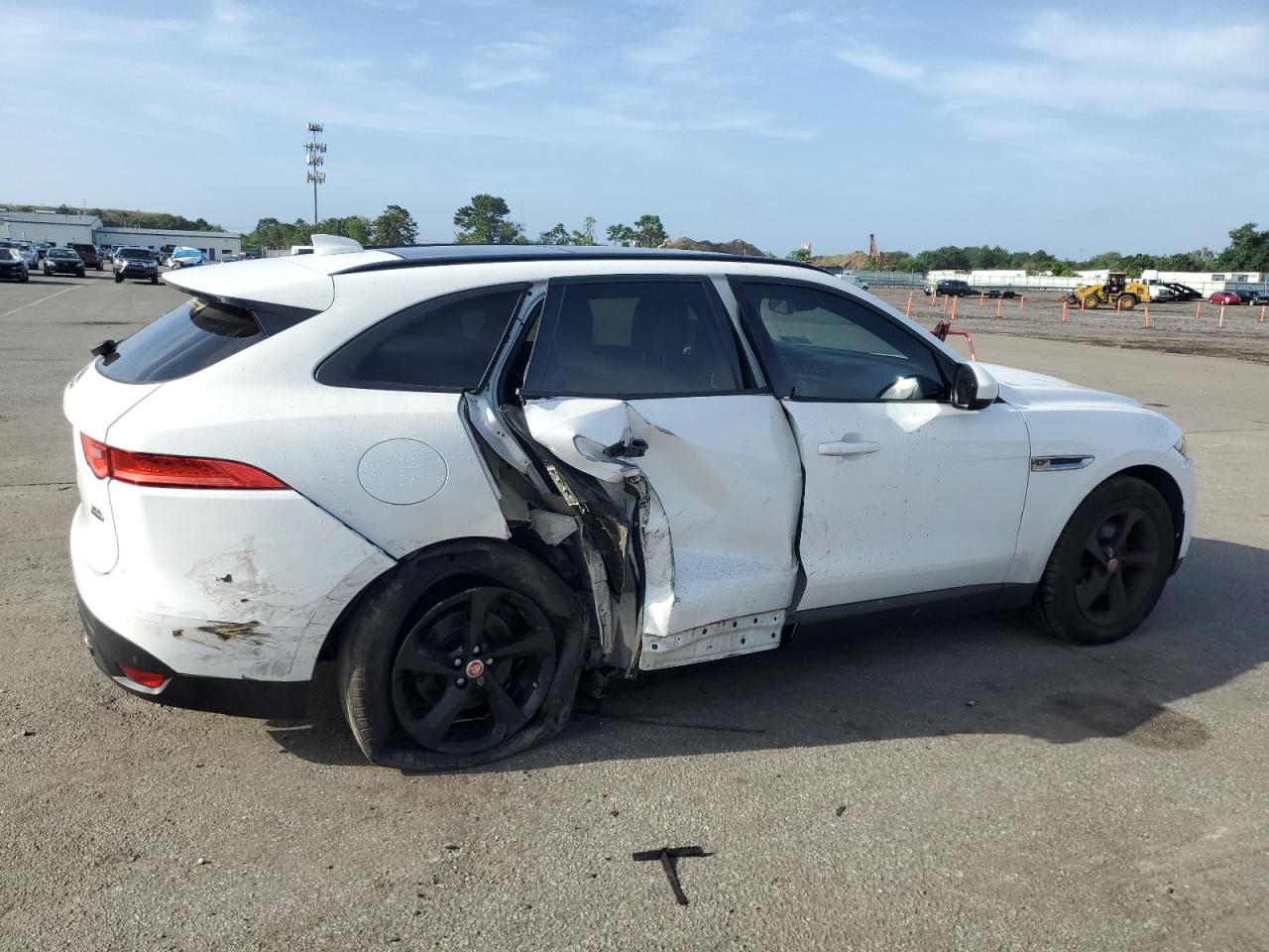 SADCJ2GXXJA291390 2018 Jaguar F-Pace Premium