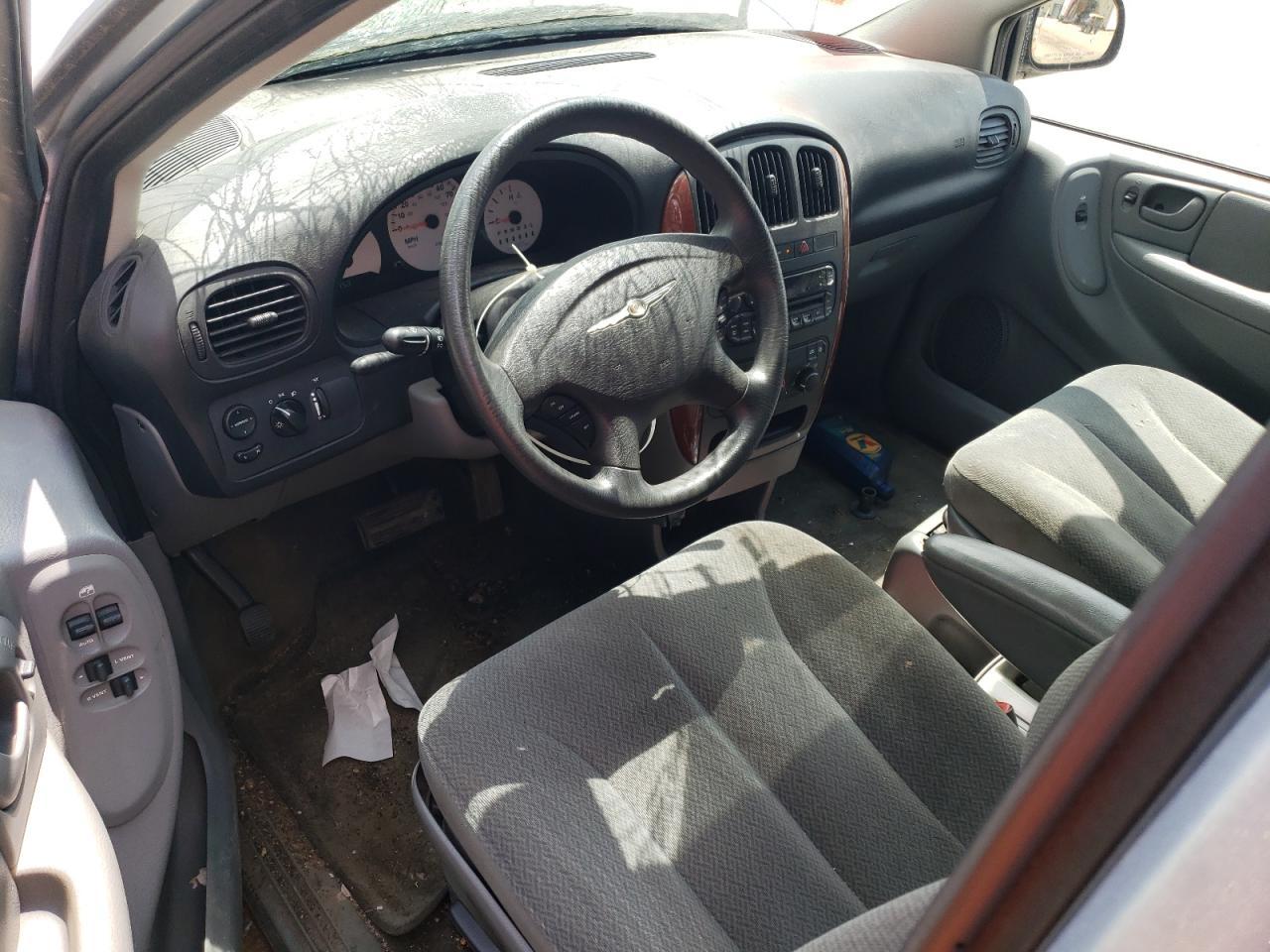 2005 Chrysler Town & Country Lx VIN: 2C4GP44R05R319311 Lot: 65891844