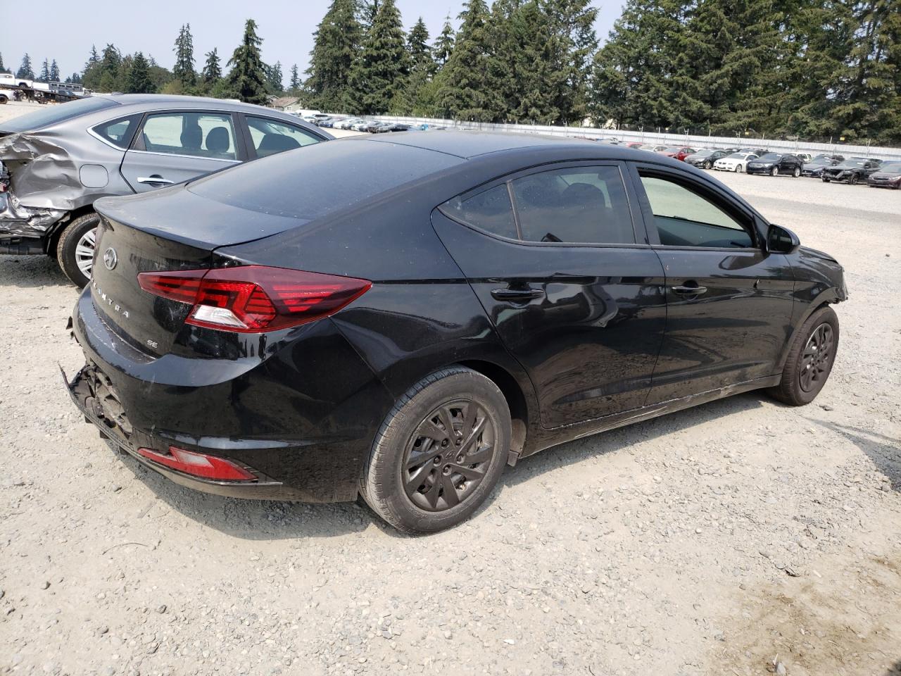 2020 Hyundai Elantra - Image 3