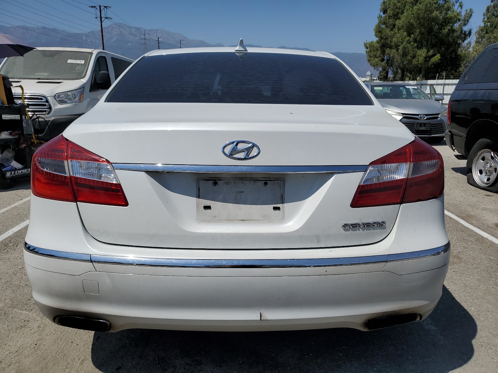 KMHGC4DD6DU213832 2013 Hyundai Genesis 3.8L