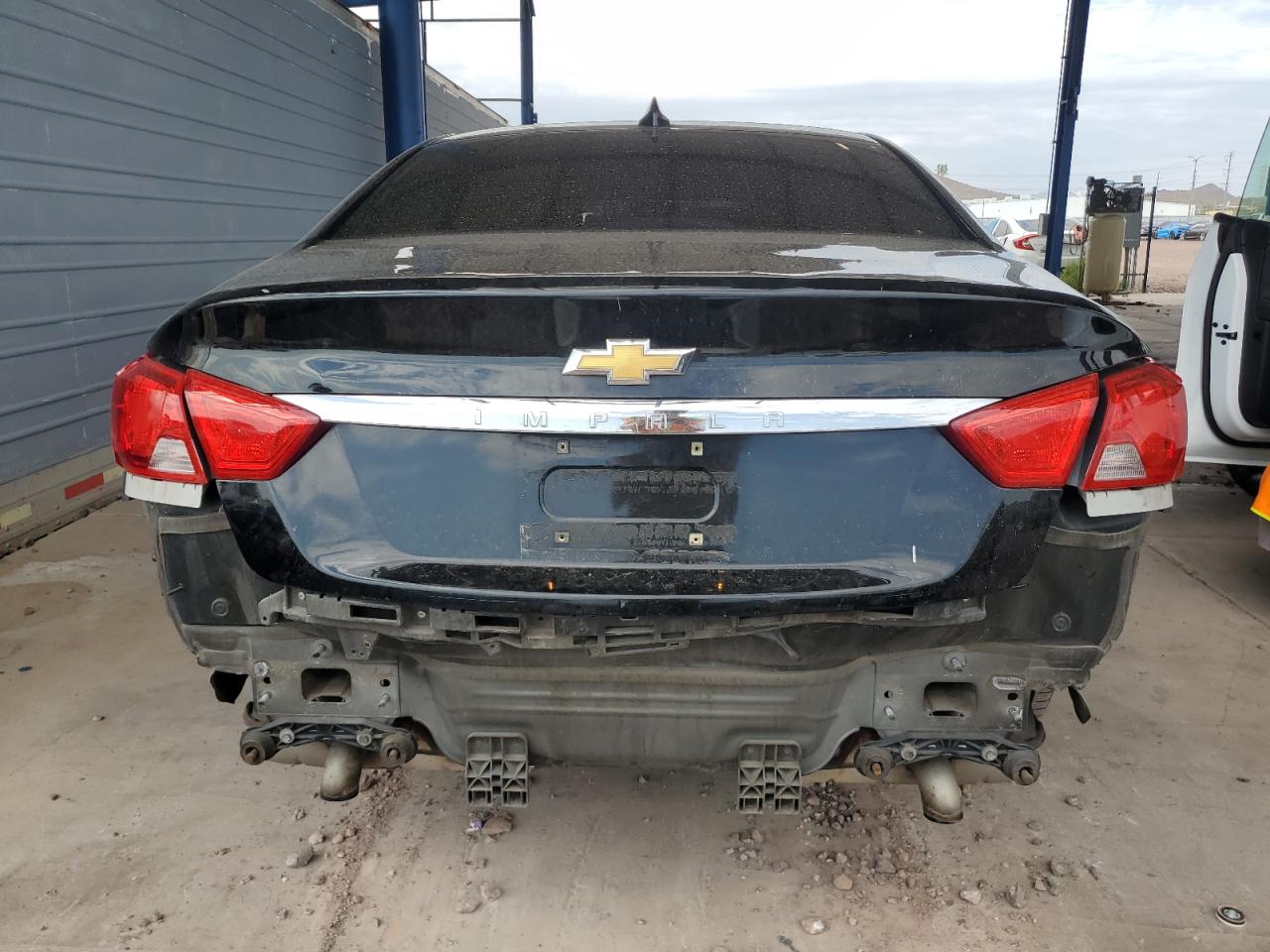 2G1105S3XH9131438 2017 Chevrolet Impala Lt