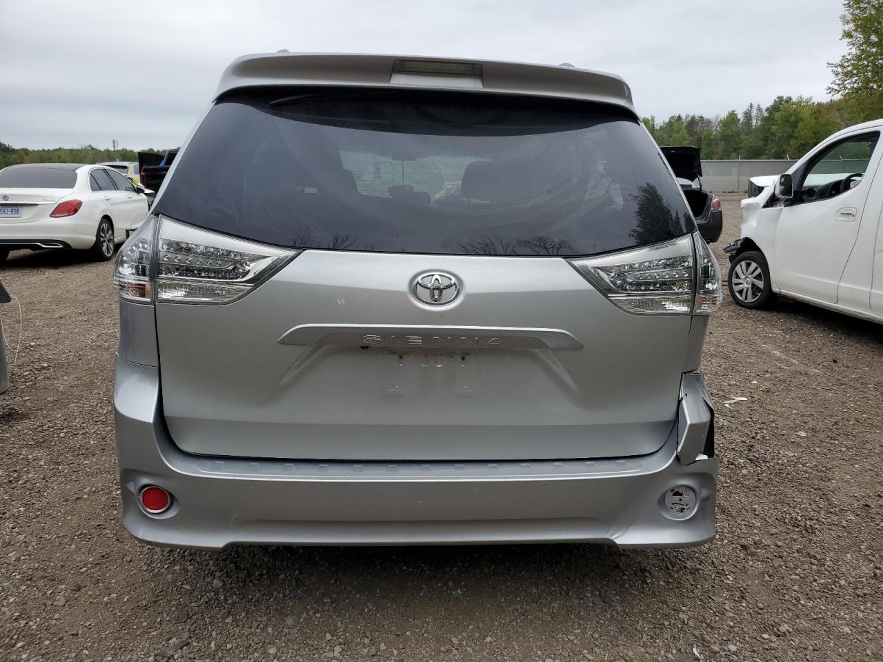 5TDXK3DC3FS678049 2015 Toyota Sienna Sport