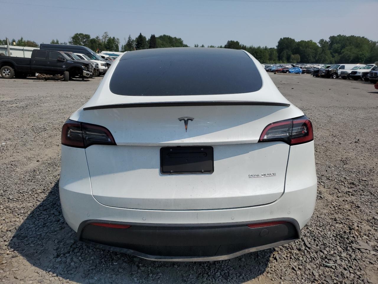 7SAYGDEF3NF557046 2022 Tesla Model Y