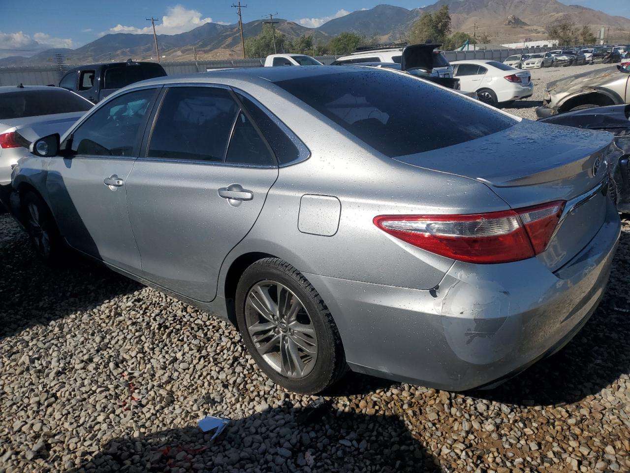 4T1BF1FK1HU812459 2017 TOYOTA CAMRY - Image 2