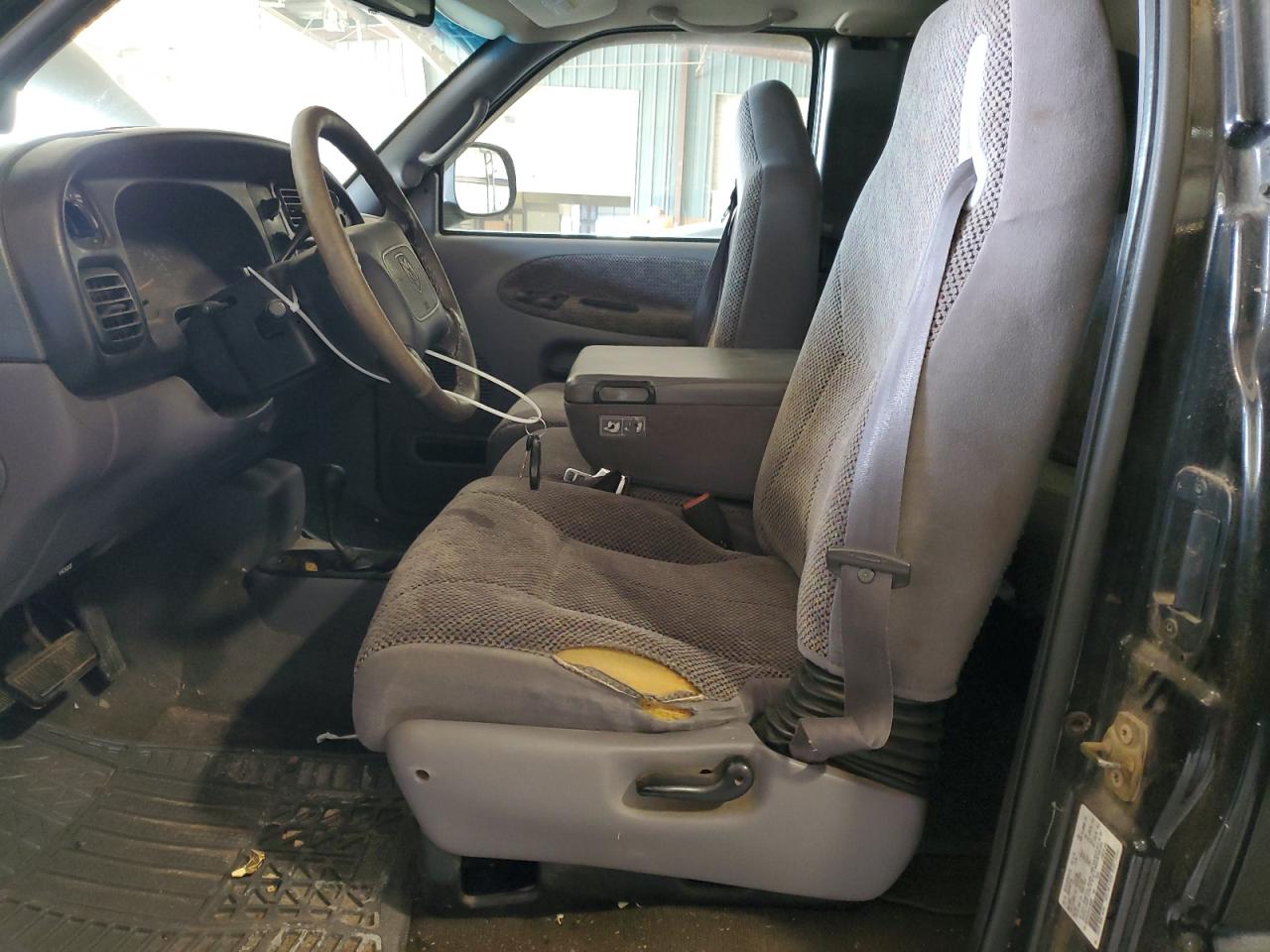 2000 Dodge Ram 1500 VIN: 3B7HF13ZXYG160587 Lot: 68768124