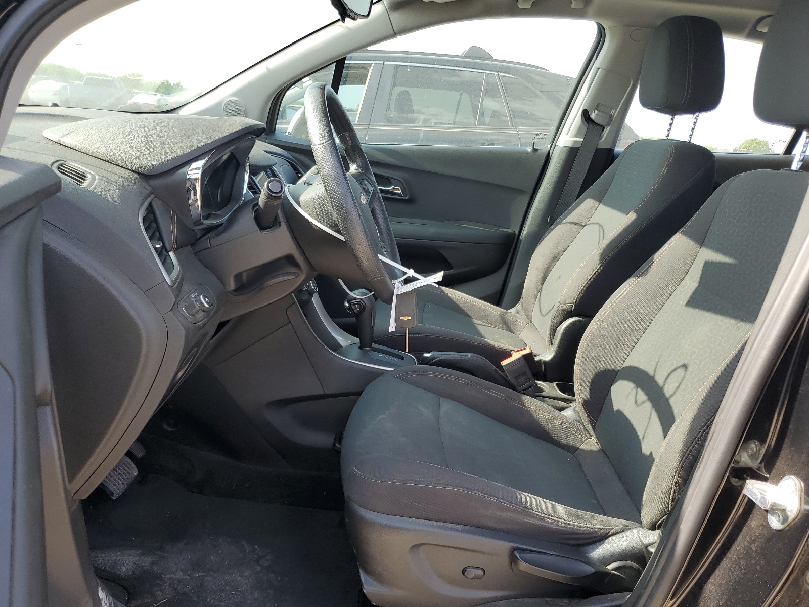 3GNCJKSB9JL325214 2018 Chevrolet Trax Ls