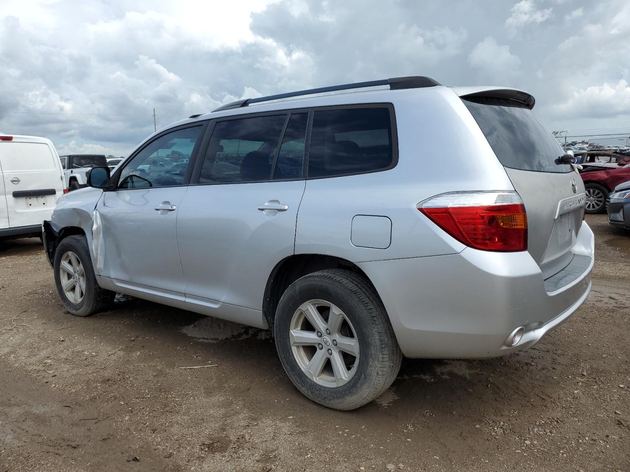2010 Toyota Highlander - Image 2