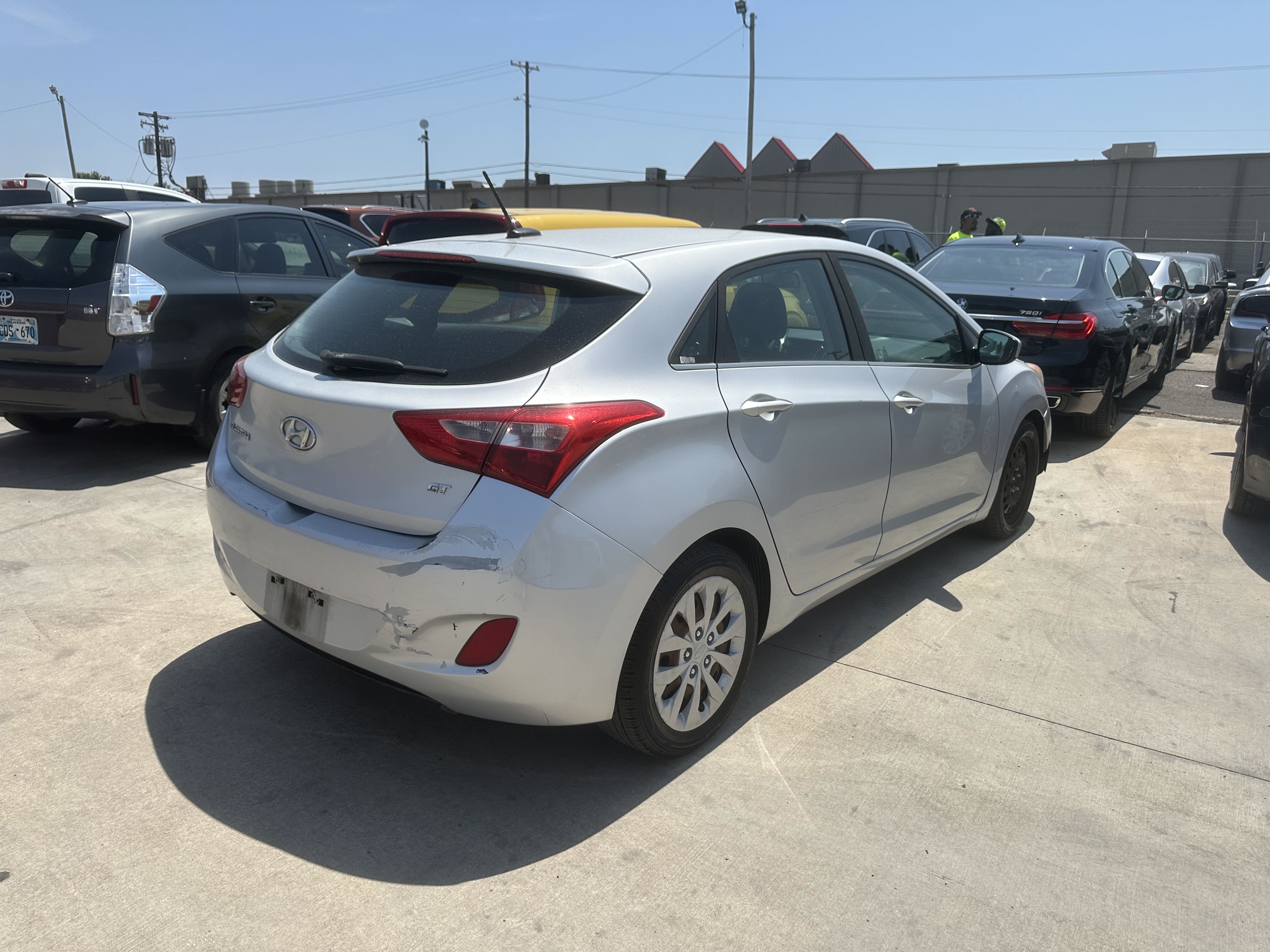 2017 Hyundai Elantra Gt vin: KMHD35LH0HU375426