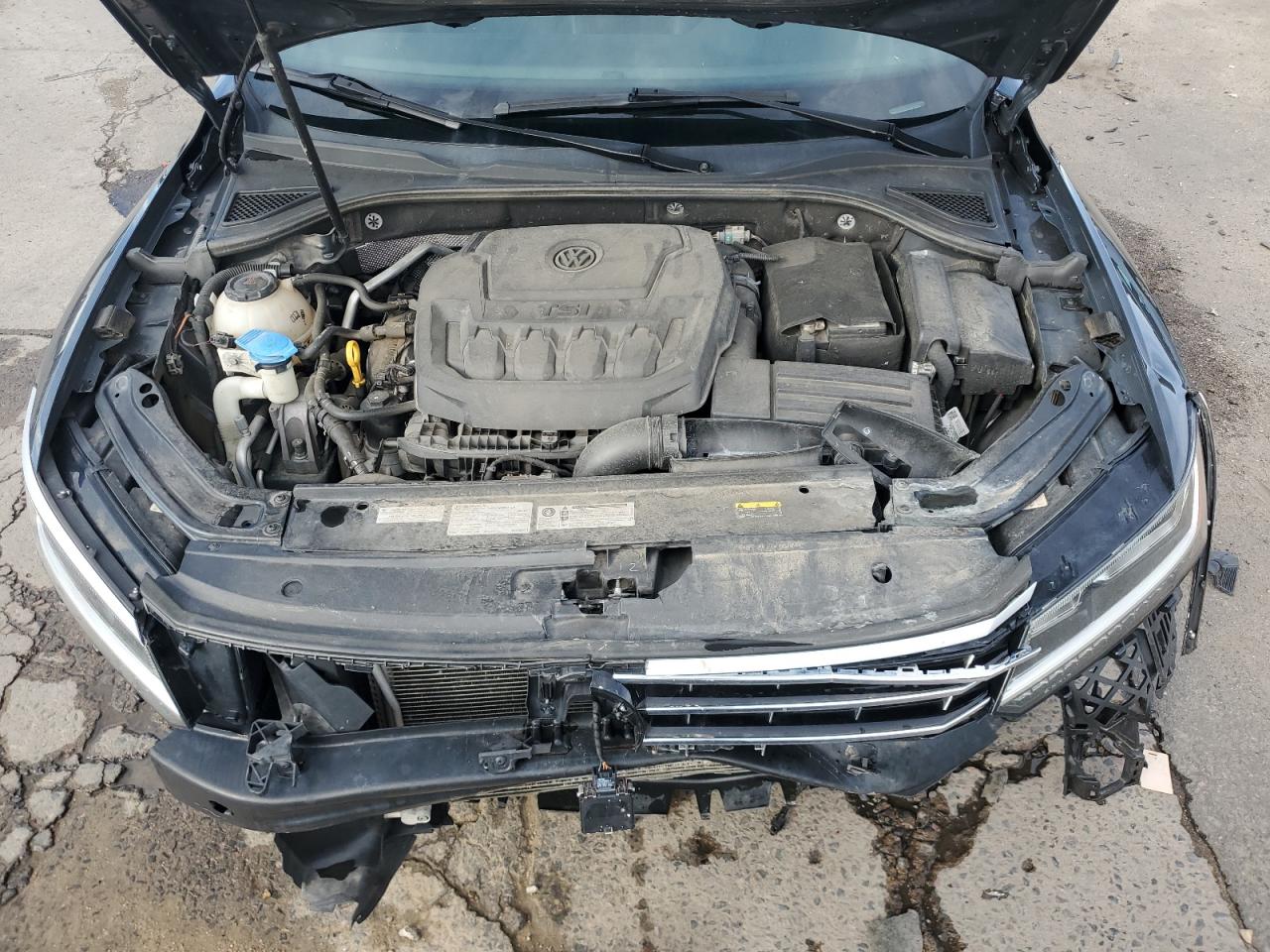 1VWAA7A35JC009938 2018 Volkswagen Passat S