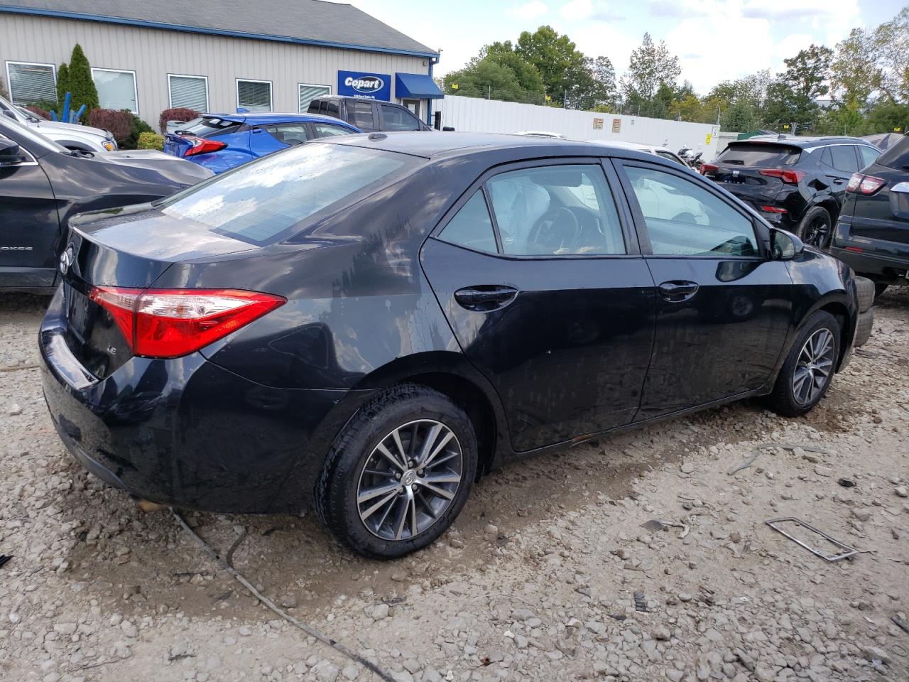 VIN 2T1BURHE3JC065286 2018 TOYOTA COROLLA no.3