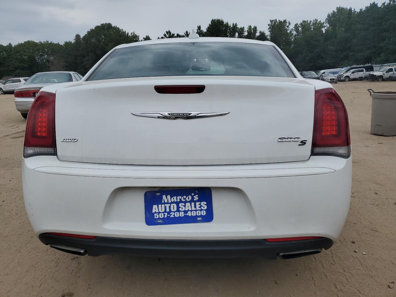 2017 Chrysler 300 - Image 6
