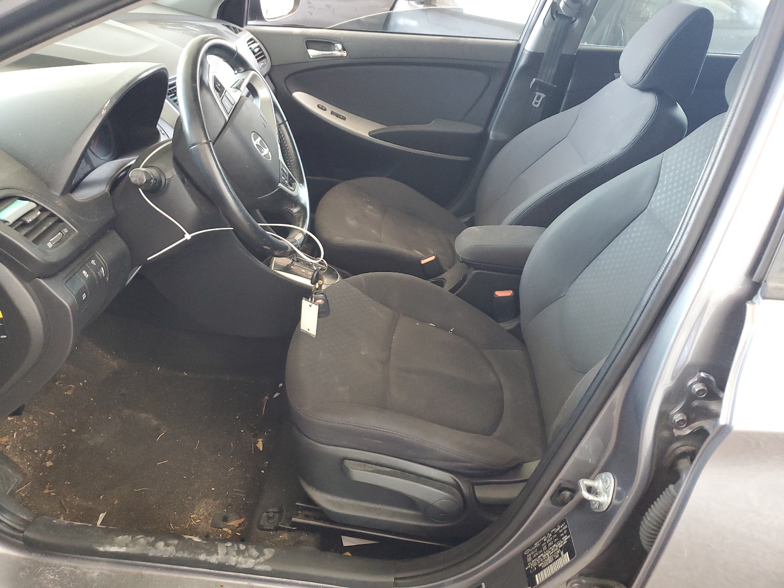 KMHCU5AE2DU121065 2013 Hyundai Accent Gls