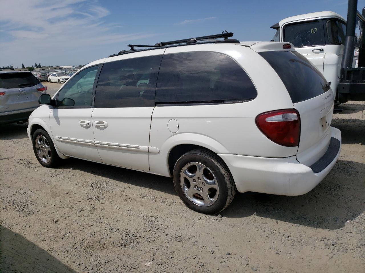 2002 Dodge Grand Caravan Es VIN: 2B4GP54LX2R719922 Lot: 65757914