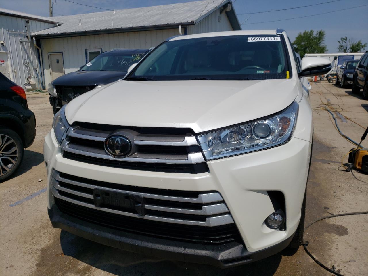 2019 Toyota Highlander Se VIN: 5TDJZRFH5KS589364 Lot: 65977844