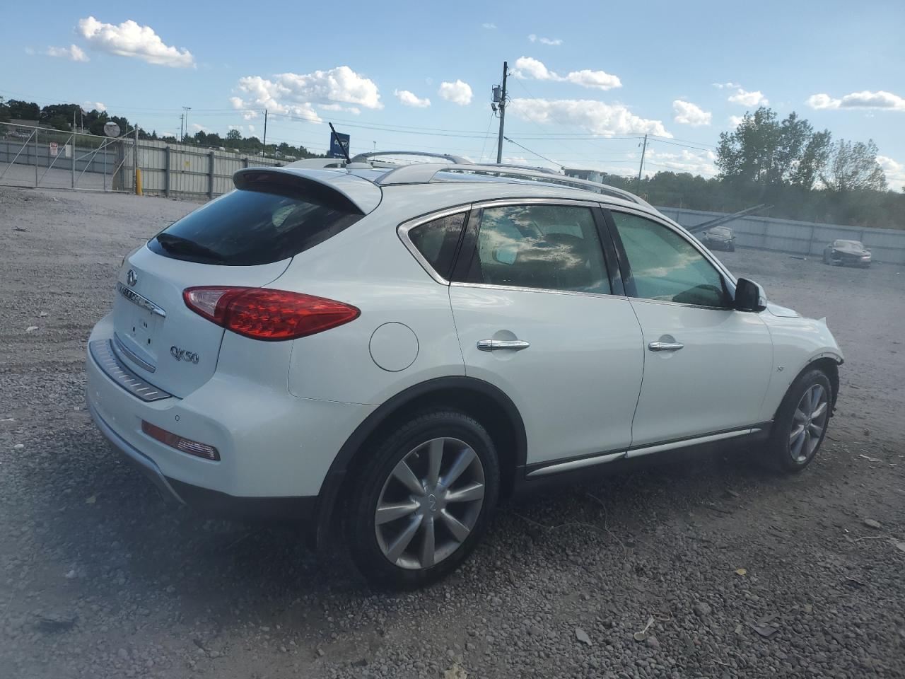2017 Infiniti QX50 - Image 3