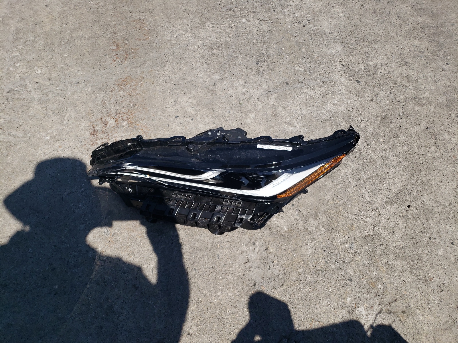 JTEAAAAH9PJ140639 2023 Toyota Venza Le