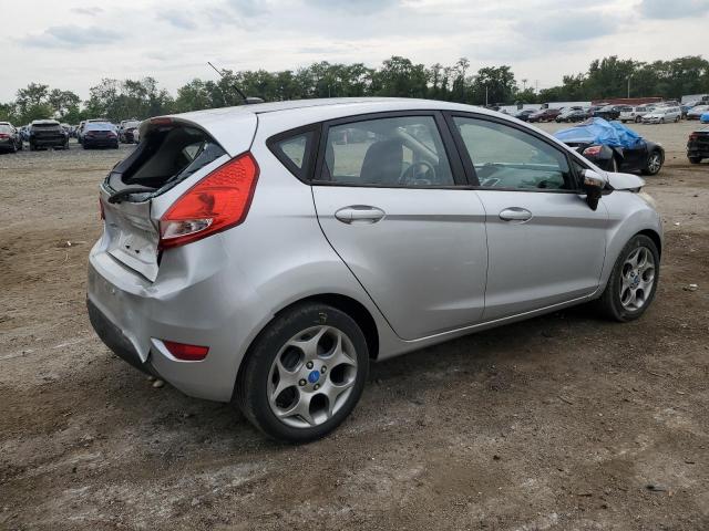  FORD FIESTA 2012 Сріблястий