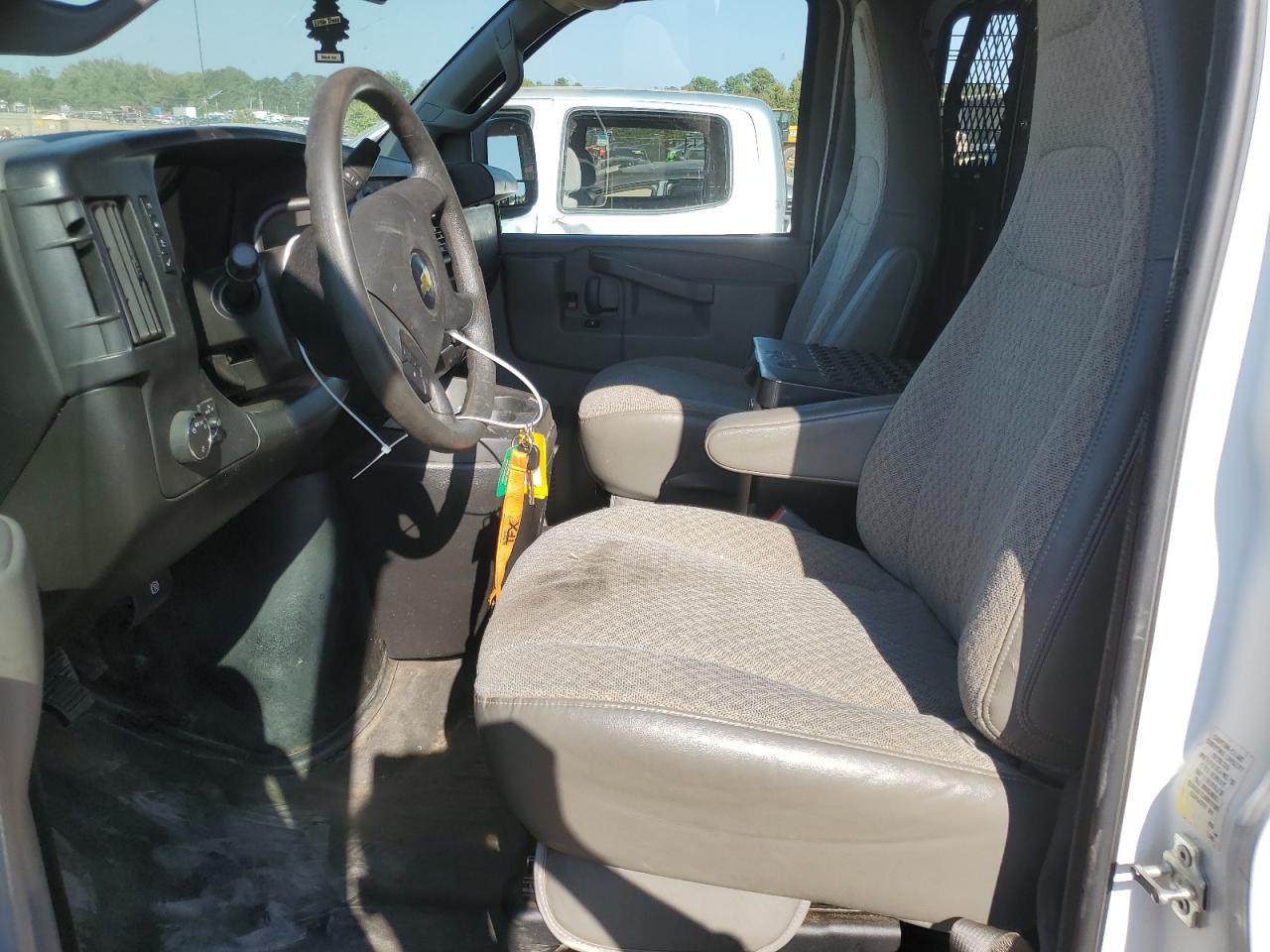 2018 Chevrolet Express G2500 VIN: 1GCWGAFP7J1187149 Lot: 69102104