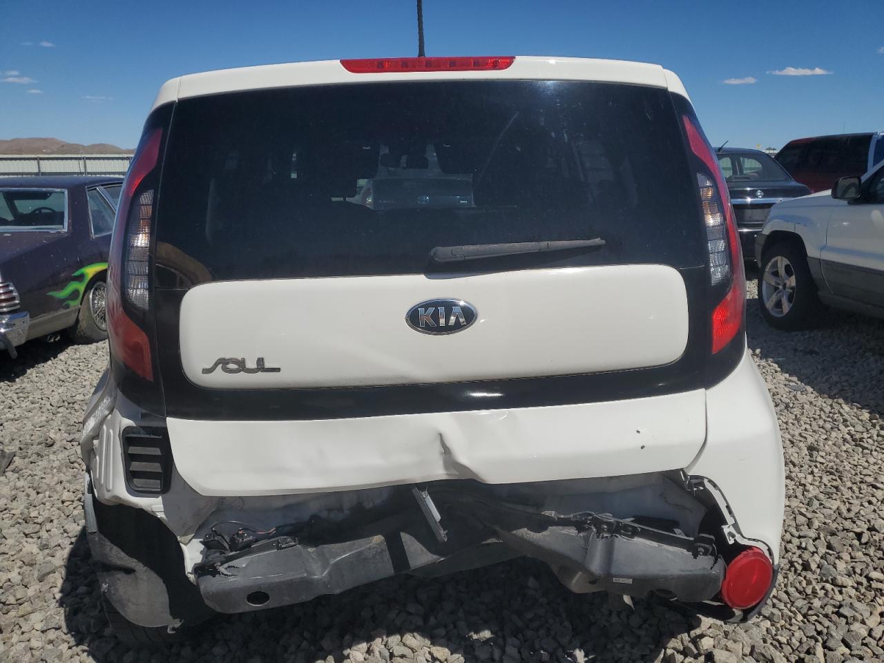 KNDJN2A23G7318262 2016 Kia Soul