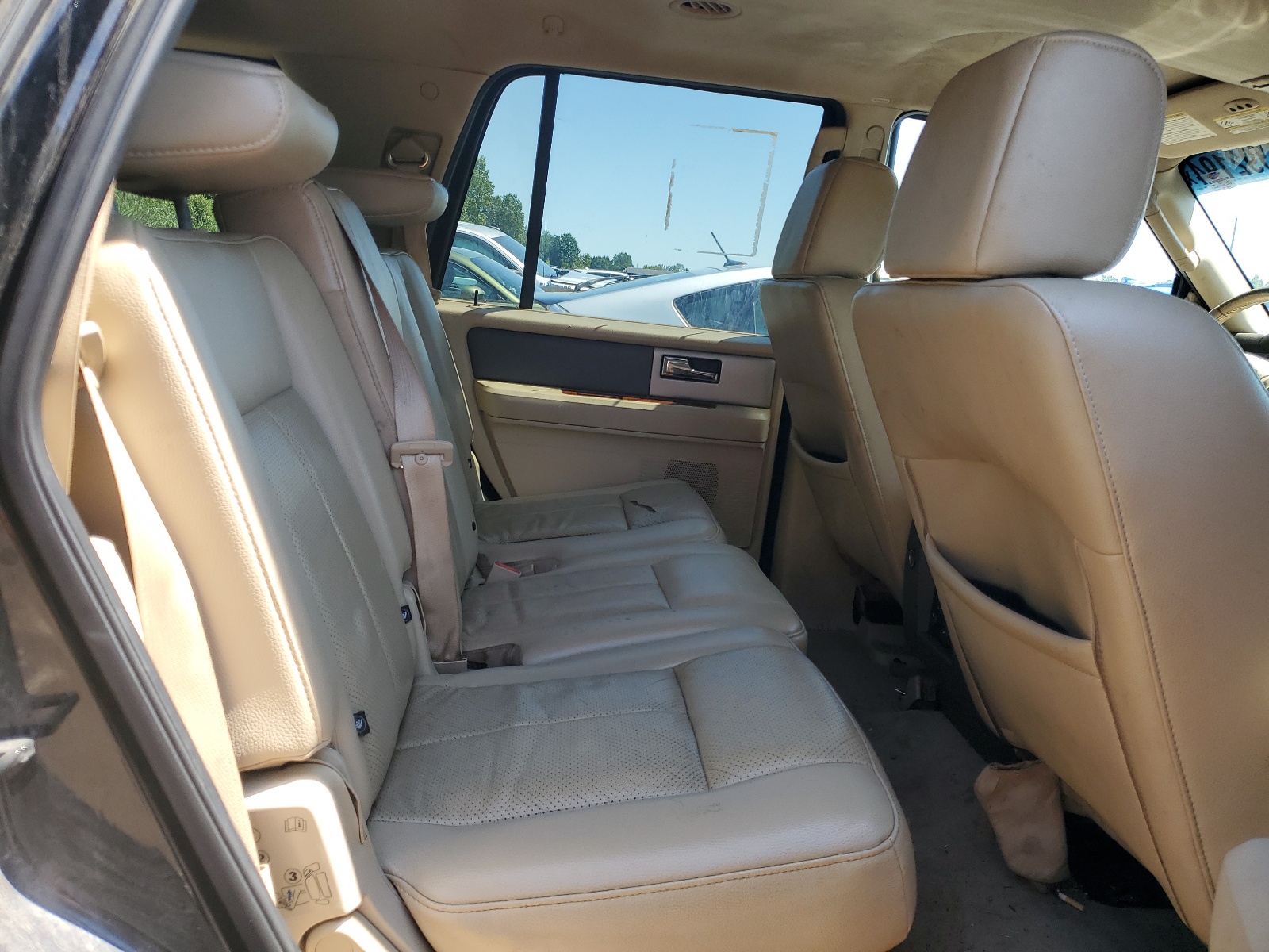 1FMFU18528LA33334 2008 Ford Expedition Eddie Bauer