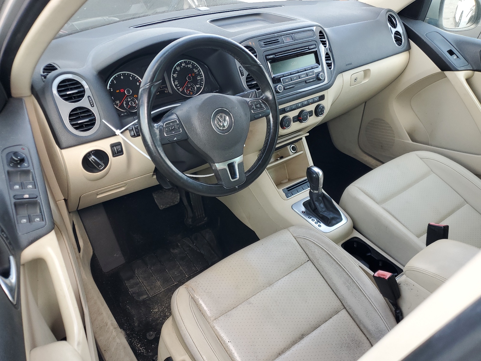 WVGAV3AX8EW566085 2014 Volkswagen Tiguan S