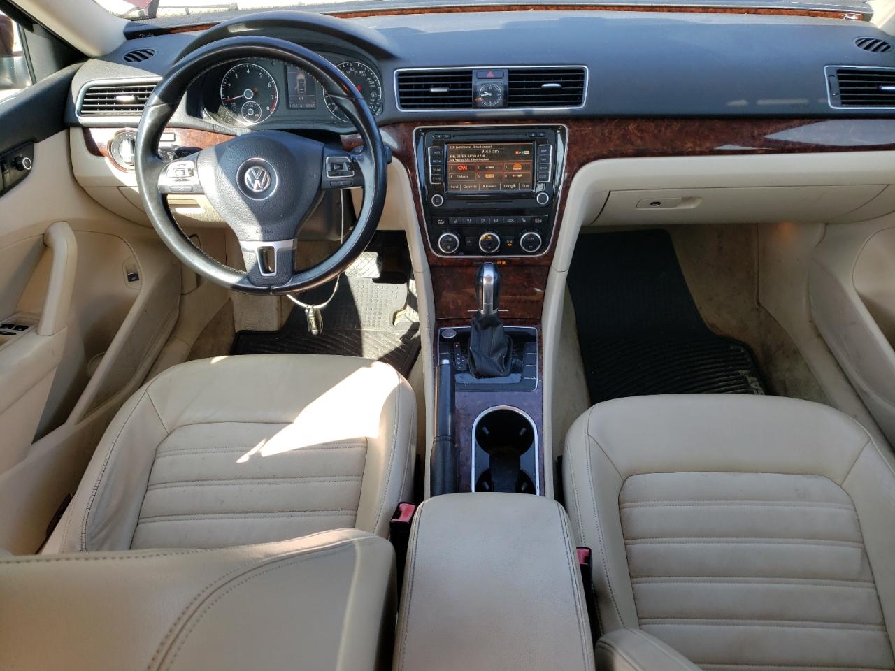 2013 Volkswagen Passat Sel VIN: 1VWCP7A39DC136865 Lot: 68029604