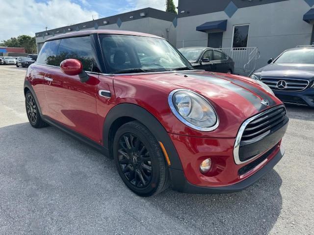 2018 Mini Cooper vin: WMWXP5C50J2G63900